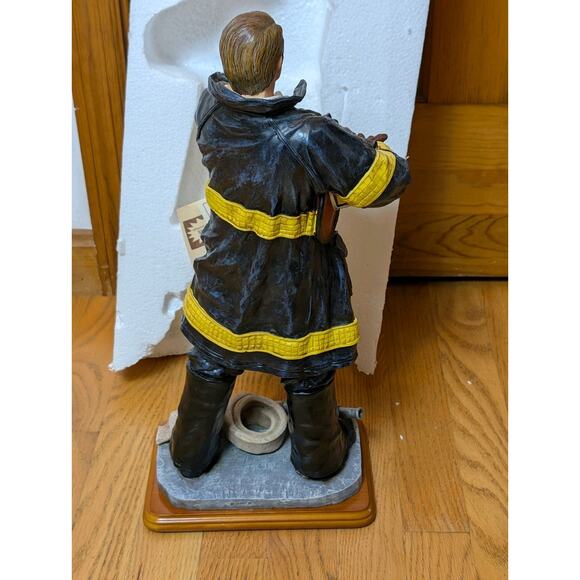 VANMARK RED HATS OF COURAGE GALLANTRY 18in FIREFIGHTER FIREMAN In Orig. Box - Picture 6 of 11